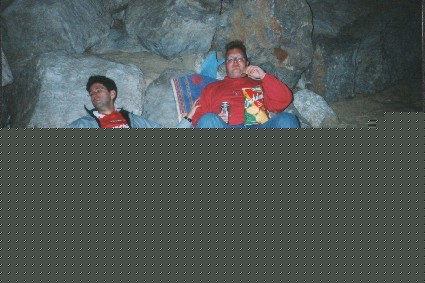 Bär und Pidi am Strand